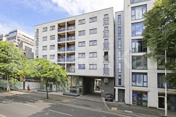 Flooded With Natural Light & Superbly Located  Vesta Court - Long Lane, London Bridge